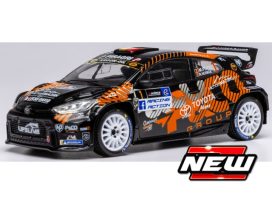 petite voiture de rallye orange et noire