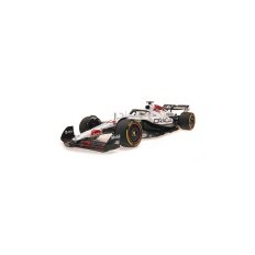 voiture de course formule 1 blanche