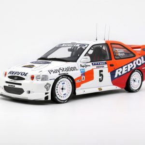 vieille voiture de rallye blanche et orange