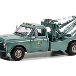 vieille depaneuse verte