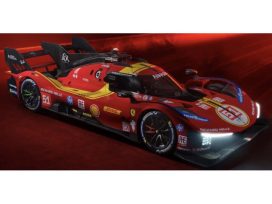 voiture italienne de course jaune et rouge