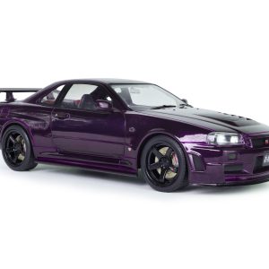 vieille voiture de sport coupe mauve