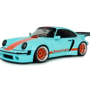 vieille voiture de sport coupe bleu et orange