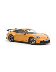 voiture allemande de sport coupe orange