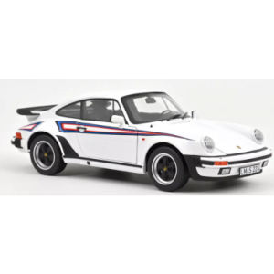 vieille voiture de sport coupe blanche