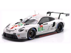 voiture de course coupe allemande blanche et noire