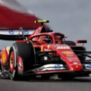 voiture italienne rouge de course formule 1