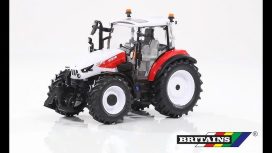 tracteur agricole rouge et blanc