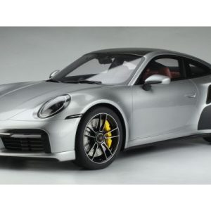 voiture allemande de sport coupe grise