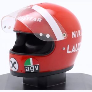 casque de pilote de course rouge