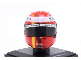 casque de pilote de course rouge