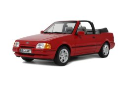 vieille voiutre cabriolet rouge