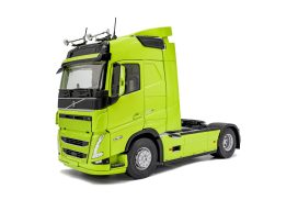 gros camion tracteur vert