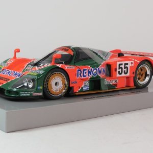 vieille voiture de course orange et verte