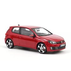 voiture allemande de sport rouge