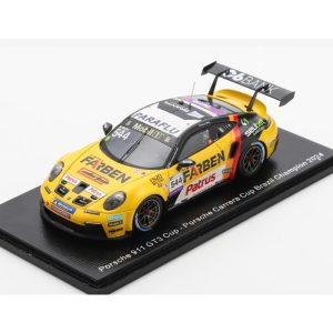 voiture de course allemande jaune et noire