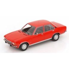 vieille voiture allemande berline rouge