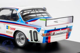 voiture de course allemande blanche