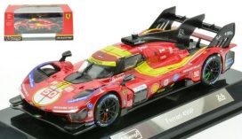 voiture italienne de course rouge