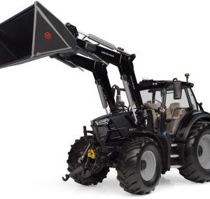 gros tracteur agricole noire avec pelle avant