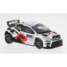 petite voiture de rallye blanche