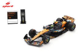 voiture de course formule 1 orange