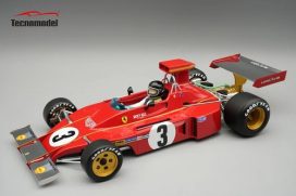 vieille voiture de course italienne rouge