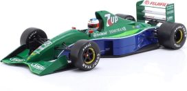 vieille voiture de course formule 1 verte