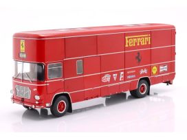 vieux camion ferrari rouge