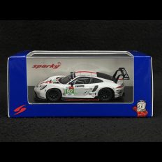 voiture de sport coupe allemande blanche