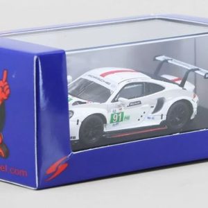 voiture de course blanche