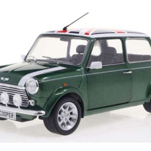 vieille petite voiture verte anglaise