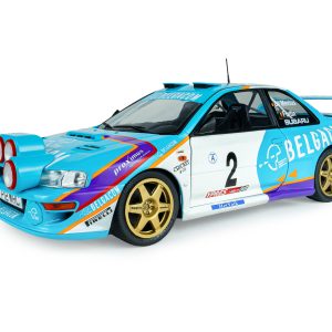 vieille voiture de rallye bleu et blaznc
