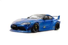 petite voiture de sport tuning bleu