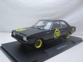 vieille voiture allemande de sport noire