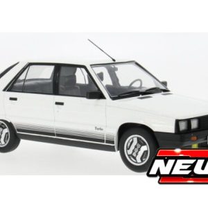 vieille voiture française blanche