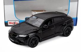voiture de sport suv italienne noire
