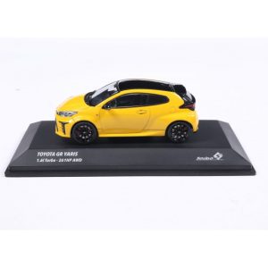petite voiture de sport jaune