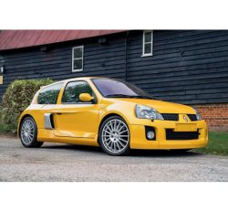 vieille voiture de sport française jaune