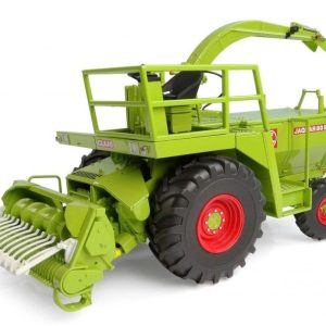 vieille machine agricole verte