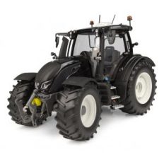gros tracteur agricole noire
