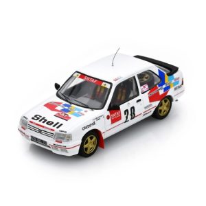 vieille voiture de course de rallye blanche
