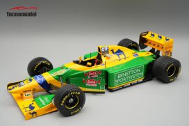 vieille voiture de course formule 1 jaune et verte