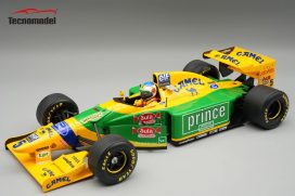 vieille voiture de course formule 1 jaune et verte