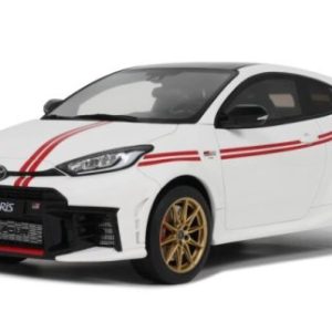 petite voiture de sport blanche avec ligne rouge