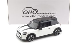 petite voiture anglaise blanche