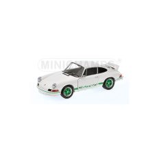 vieille voiture de sport allemande coupe verte et blanche
