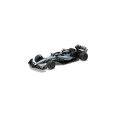 voiture de course formule 1 noire et verte