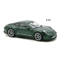 voiture allemande de sport coupe verte