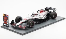 voiture de course formule 1 blanche